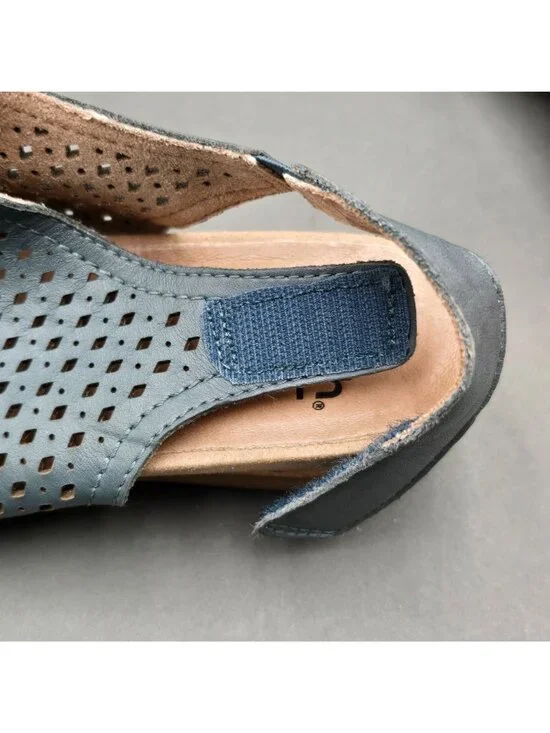 Earth Pisa Galli Blue Leather Wedge Sandals Size 7 Perforated Slingback - Picture 7 of 10